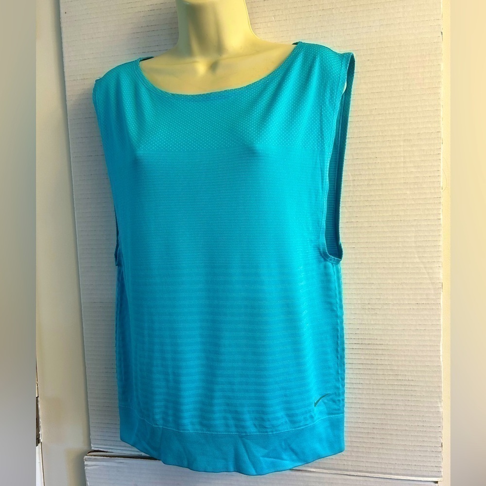 Nike turquoise knit sleeveless training athletic shirt‎ Sz-M   N15